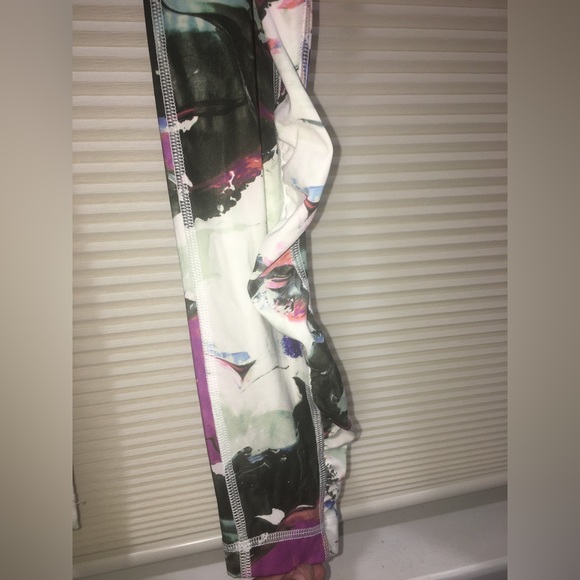 Lululemon Athletica Running Speed Tight III Leggings. Size 4. - Picture 14 of 17